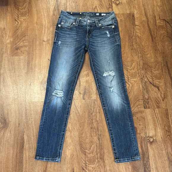 Miss Me Mid-Rise Skinny Jeans. 29 - Picture 2 of 12